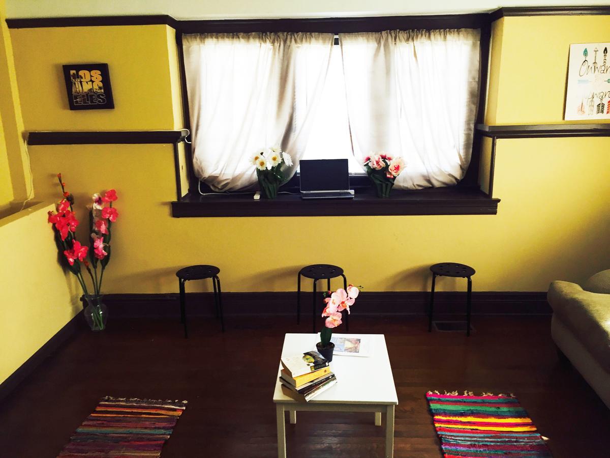 Hostal La International *